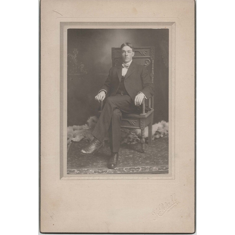 Antique Cabinet Card Photograph Seated Man Formal Suit Klahn Dundee Illinois VG - Picture 1 of 1